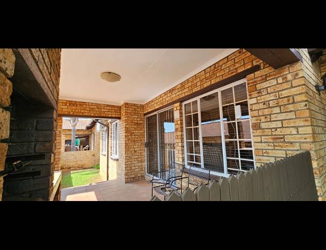 3 BEDROOM SECTIONAL TITLE FOR SALE IN SAFARI GARDENS